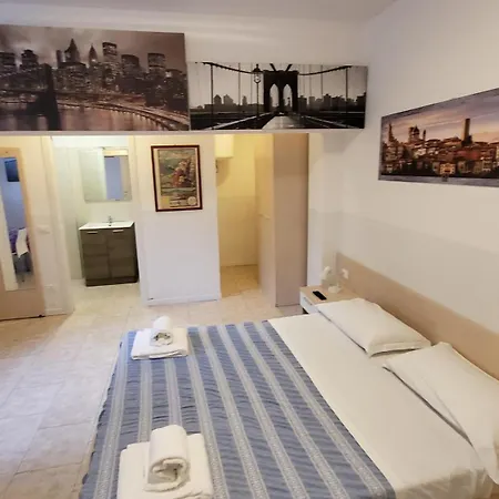 Hb Bonomelli 15 3* بيرغامو