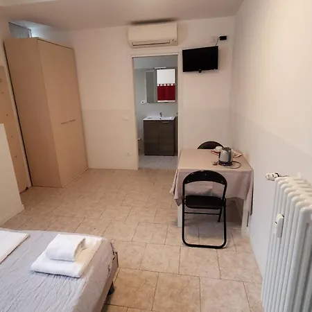 Hb Bonomelli 15 Guest house