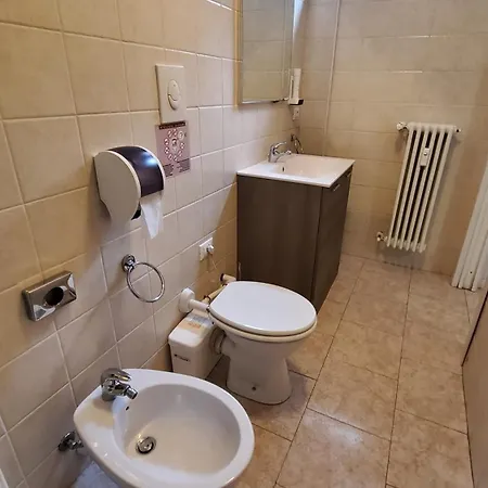 Guest house Hb Bonomelli 15 3*