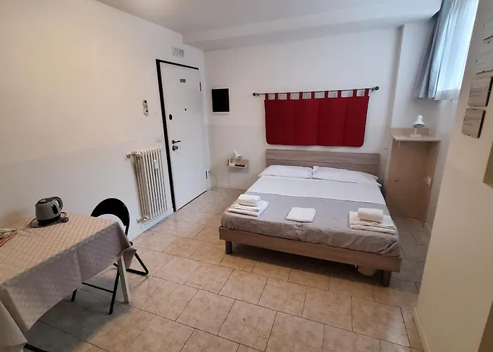 Hb Bonomelli 15 Guest house 3*