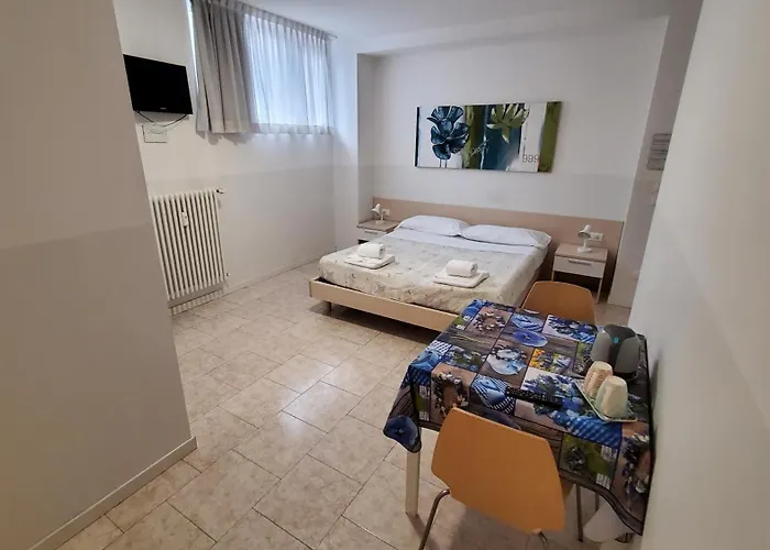 Hb Bonomelli 15 Guest house 3*