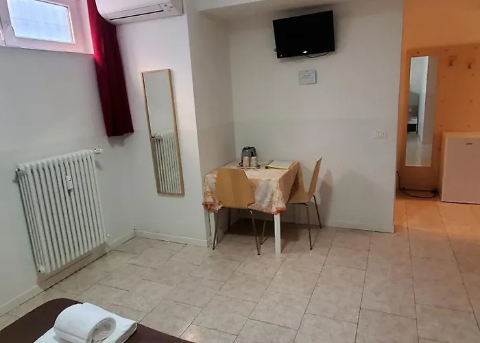 Hb Bonomelli 15 Pensjonat Bergamo